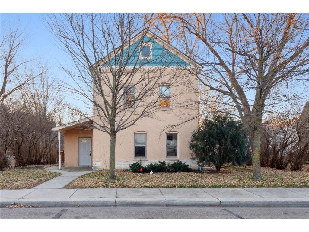 215 W 1st Street Chaska MN 55318 6421608 image1