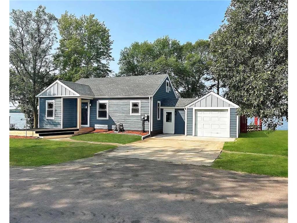 215 W 3rd Street Graceville MN 56236 - East Toqua 6604670 image1