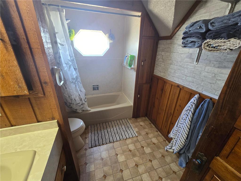215 W 4th Street Fairmont MN 56031 7081756 image17