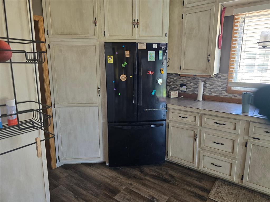 215 W 4th Street Fairmont MN 56031 7081756 image4