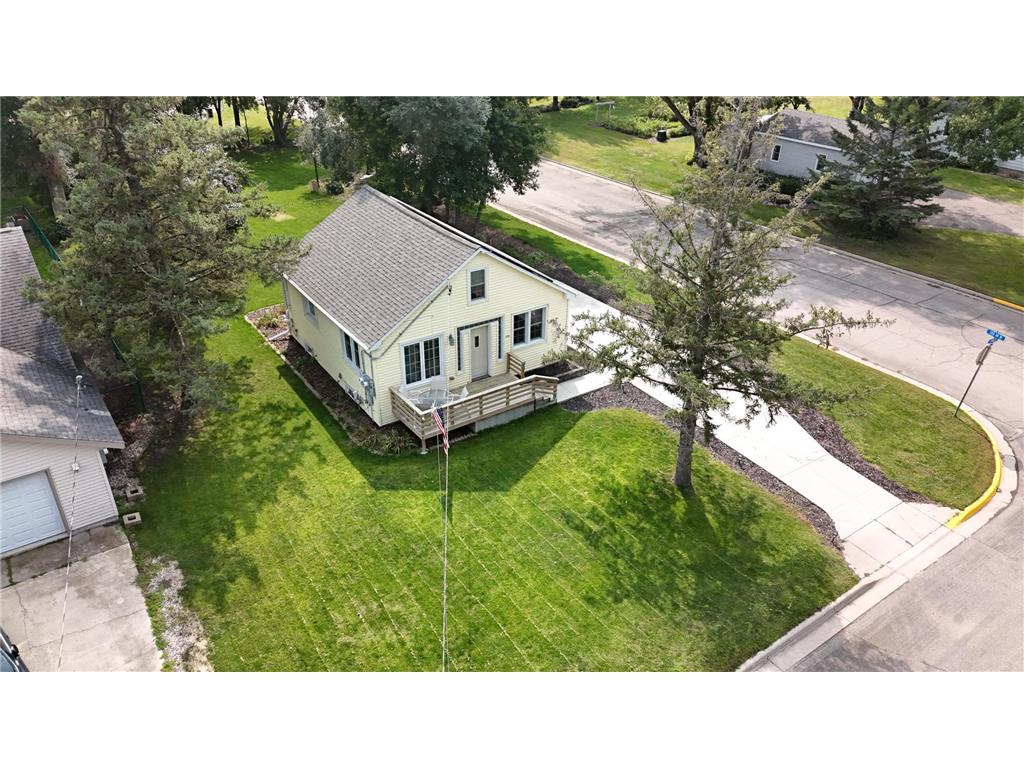 215 W Pike Street Osakis MN 56360 6823398 image1