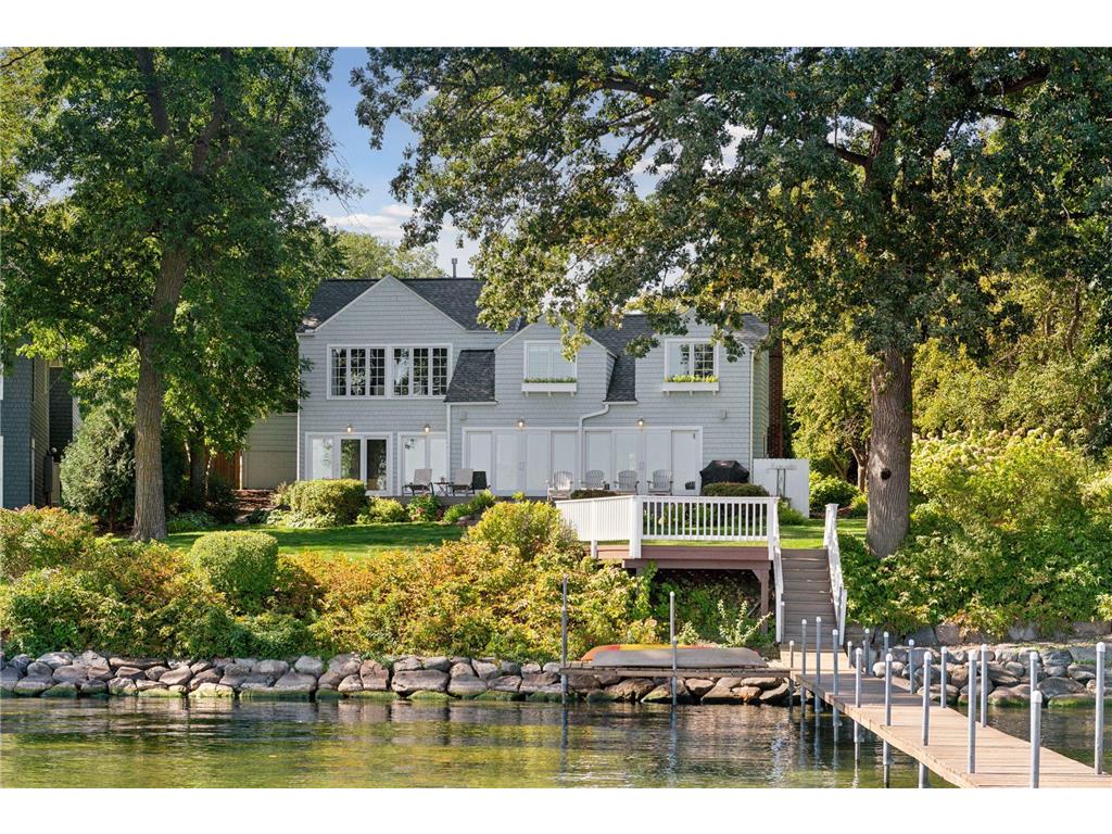 215 W Point Road Tonka Bay MN 55331 - Lake Minnetonka 6793231 image1