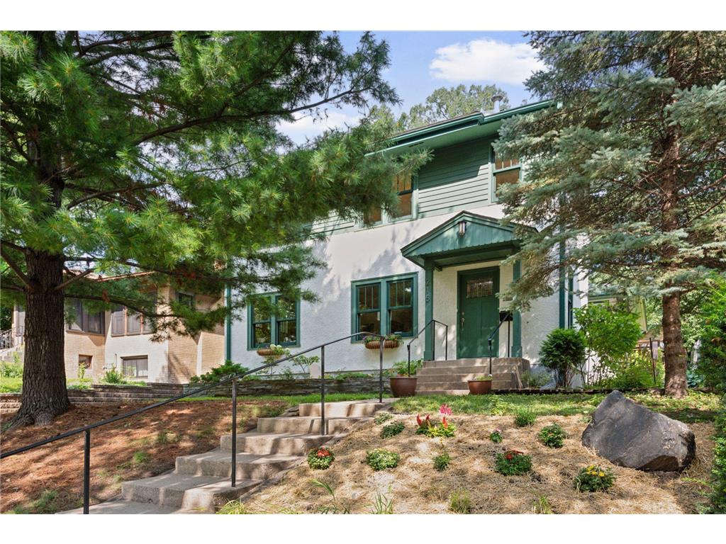215 Warwick Street SE Minneapolis MN 55414 6791383 image1