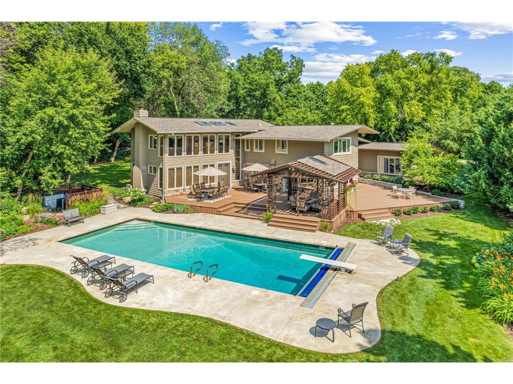 2150 Crestview Drive Chanhassen MN 55331 7060190 image1