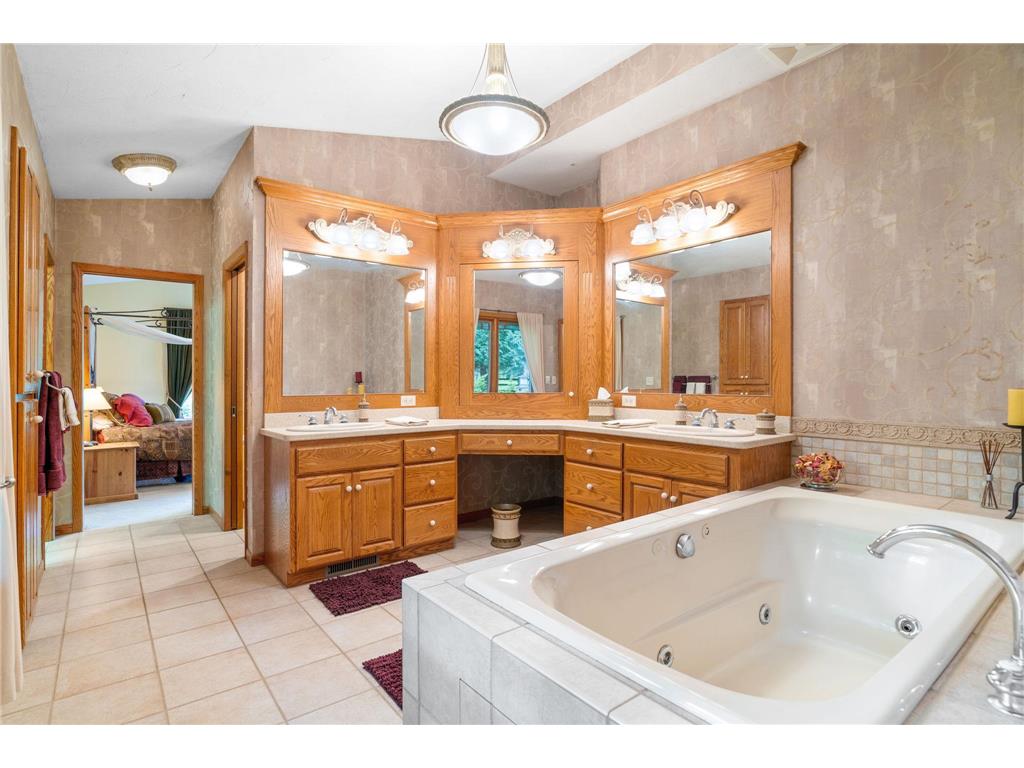 2150 Crestview Drive Chanhassen MN 55331 7060190 image32