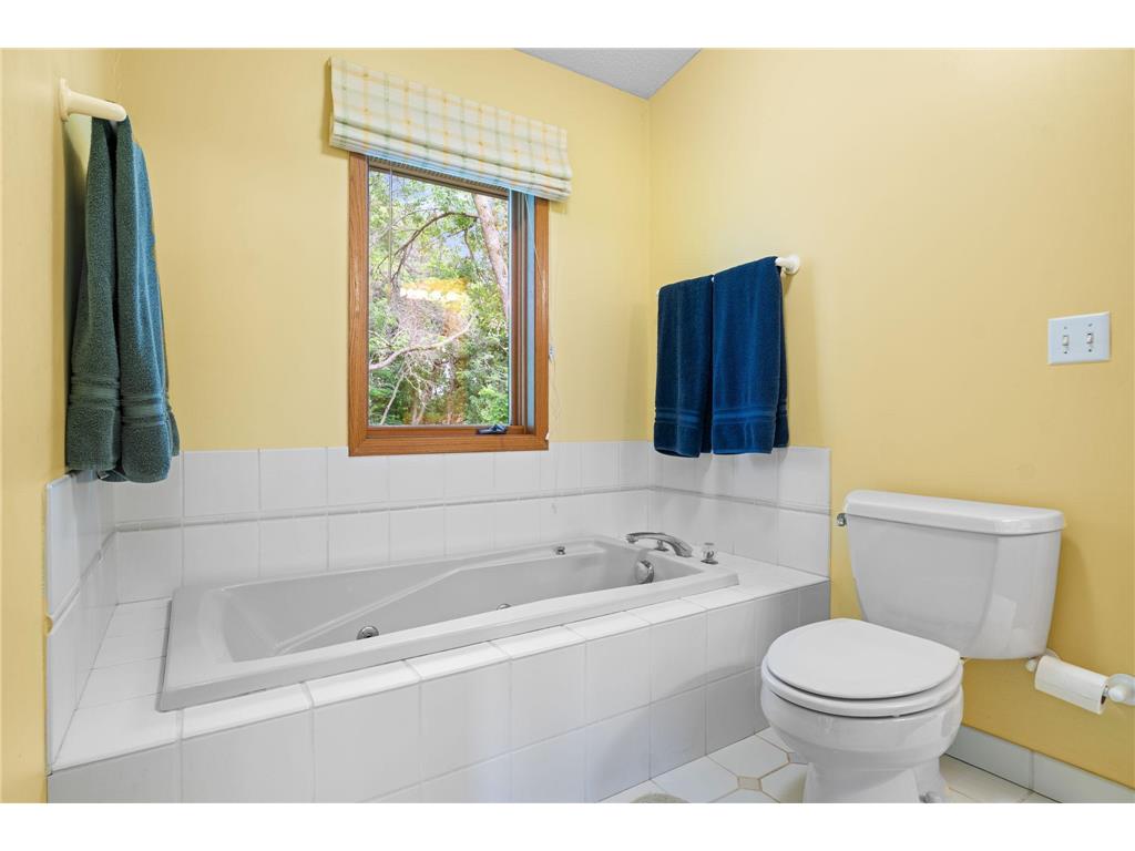 2150 Crestview Drive Chanhassen MN 55331 7060190 image59