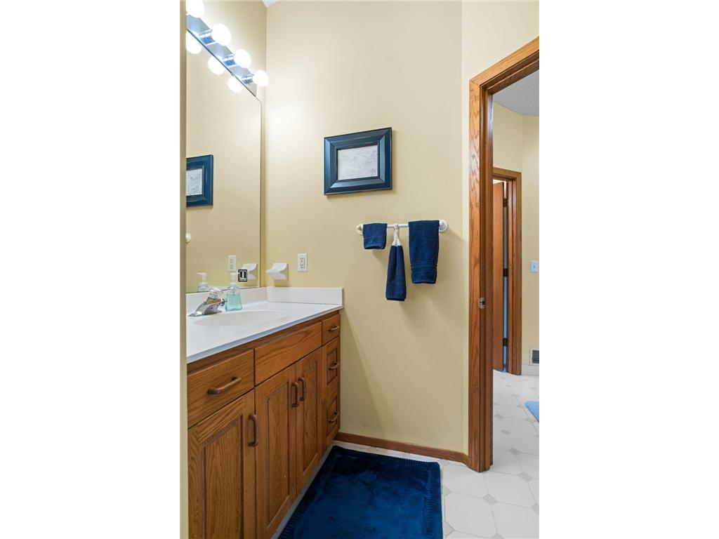 2150 Crestview Drive Chanhassen MN 55331 7060190 image64