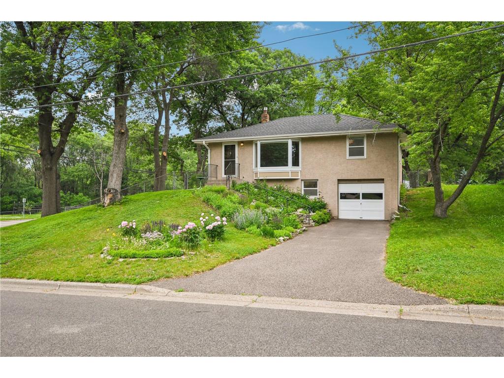 2154 William Street Roseville MN 55113 7082806 image1