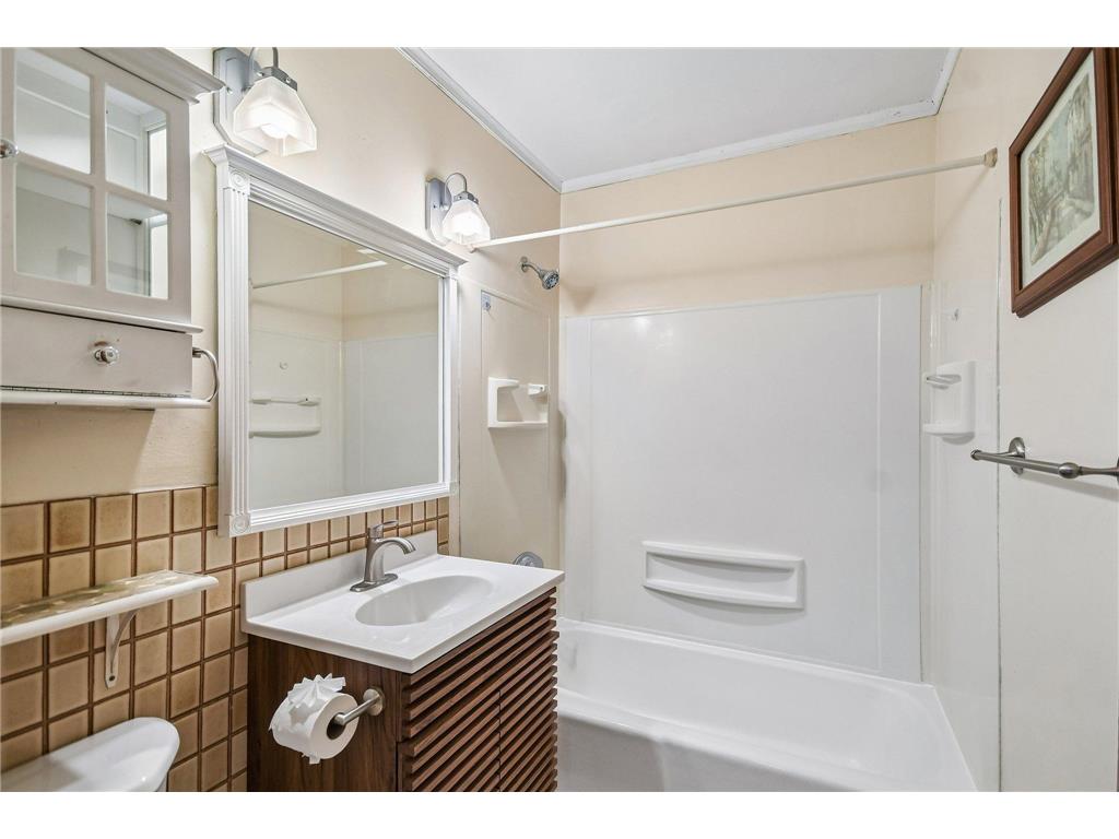 2154 William Street Roseville MN 55113 7082806 image13