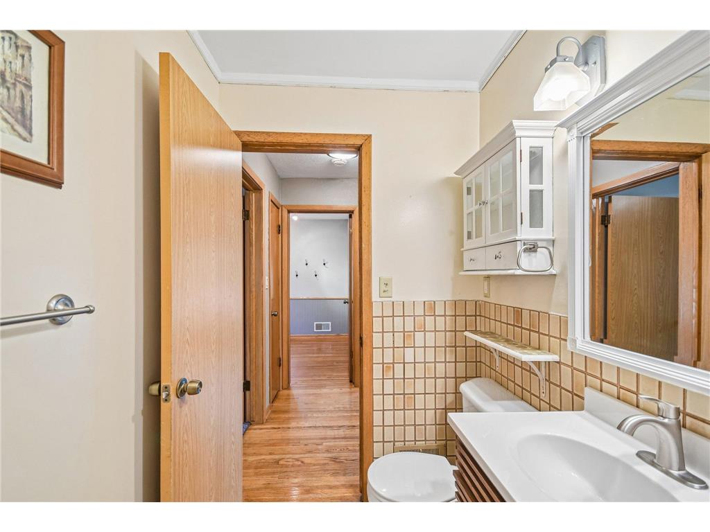 2154 William Street Roseville MN 55113 7082806 image14