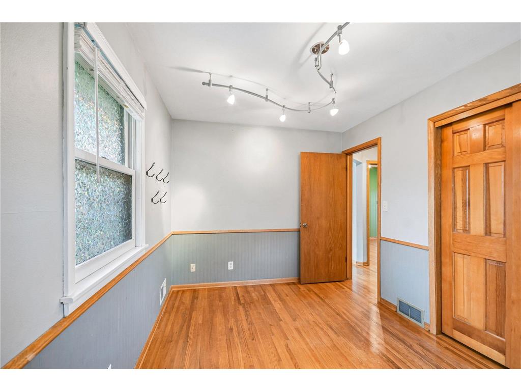 2154 William Street Roseville MN 55113 7082806 image18