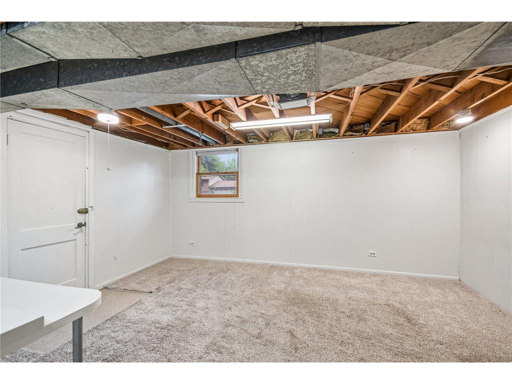 2154 William Street Roseville MN 55113 7082806 image21