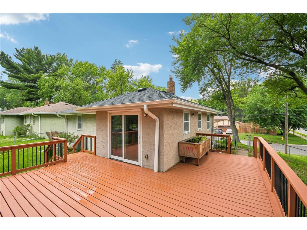 2154 William Street Roseville MN 55113 7082806 image24