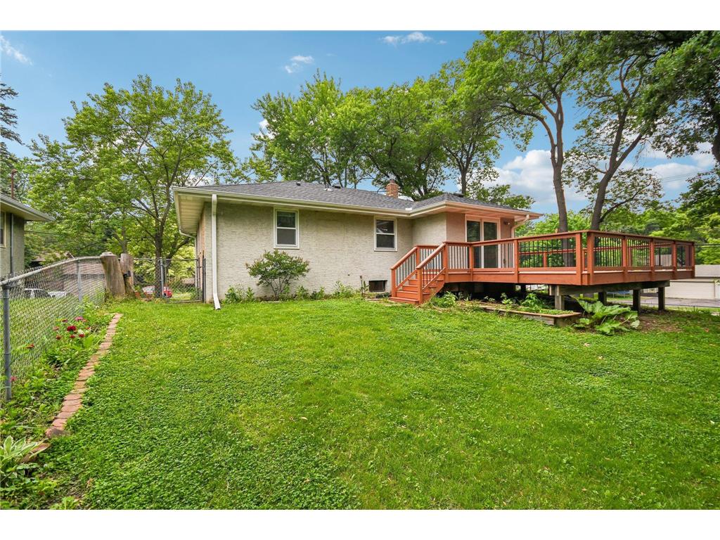 2154 William Street Roseville MN 55113 7082806 image28