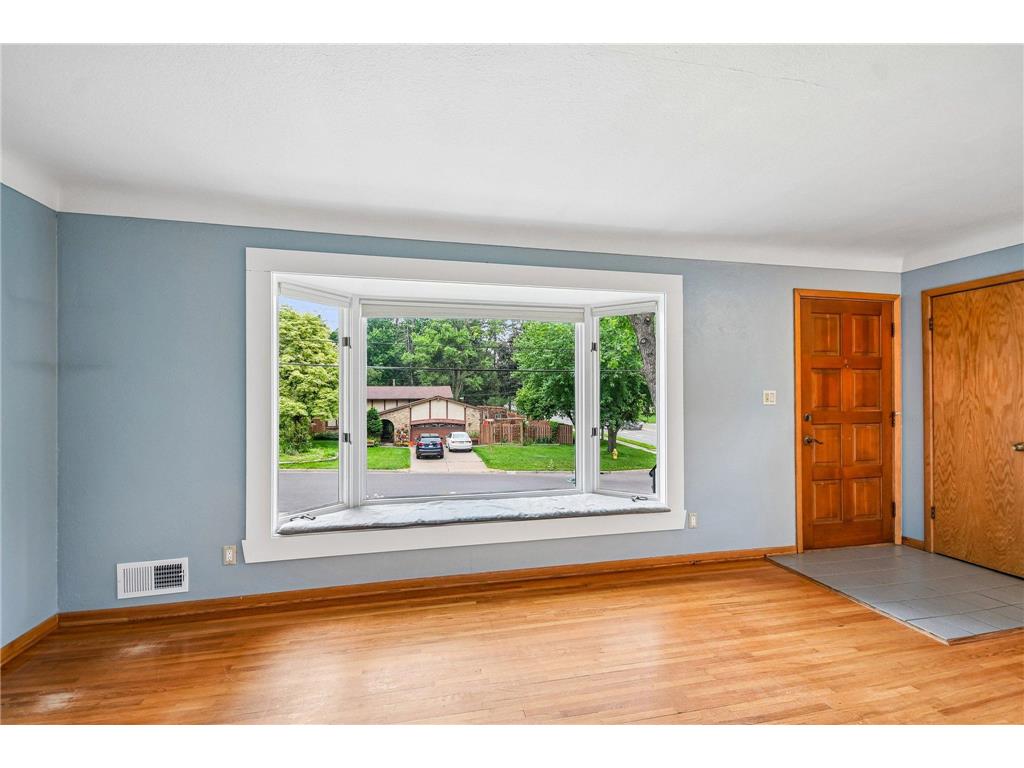 2154 William Street Roseville MN 55113 7082806 image5