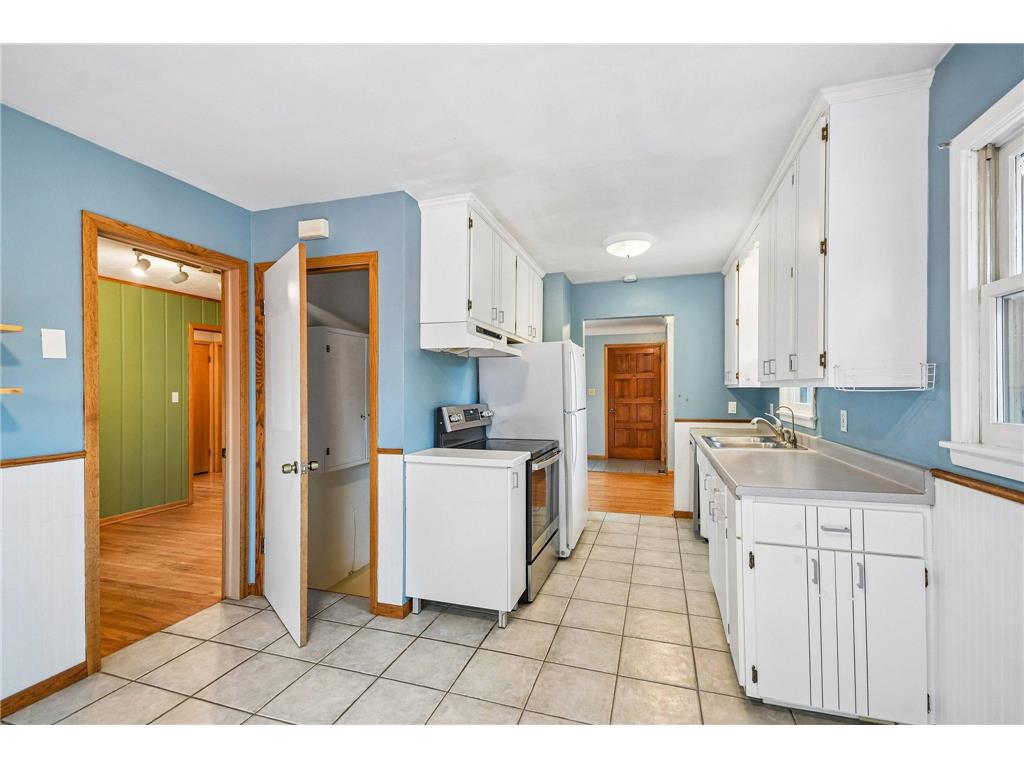 2154 William Street Roseville MN 55113 7082806 image7