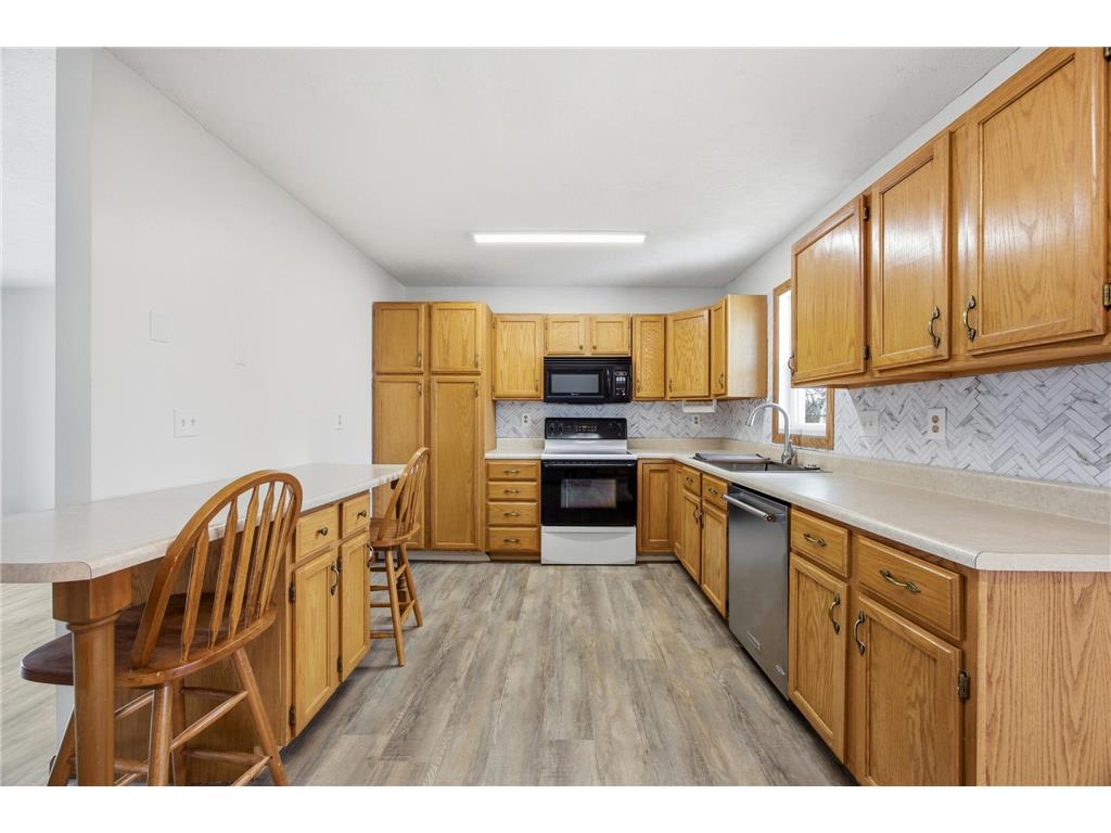 2155 4th Avenue E West Fargo ND 58078 7043004 image8