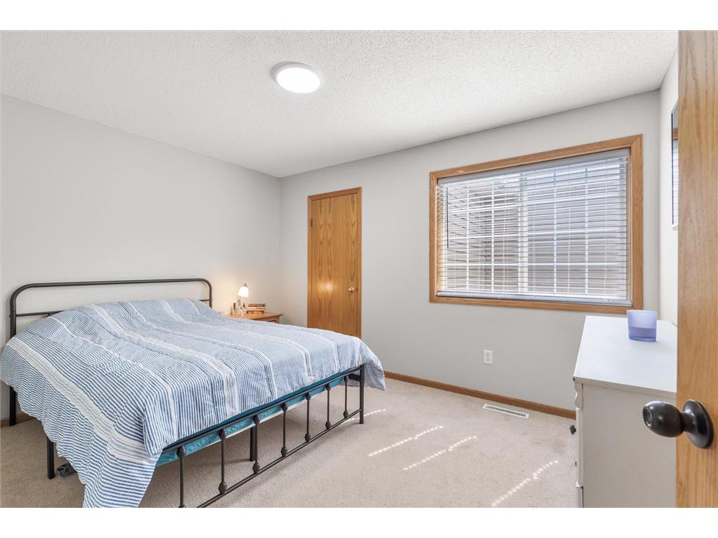 2159 Cleveland Way S Cambridge MN 55008 6780110 image18