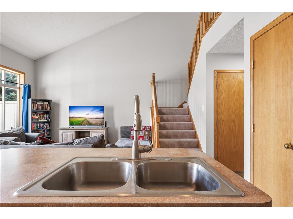 2159 Cleveland Way S Cambridge MN 55008 6780110 image9