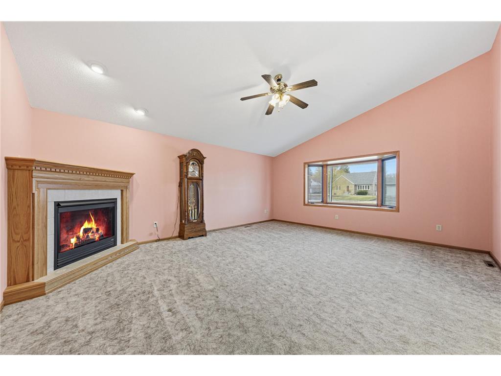 216 3rd Street NE New Richland MN 56072 7028720 image10