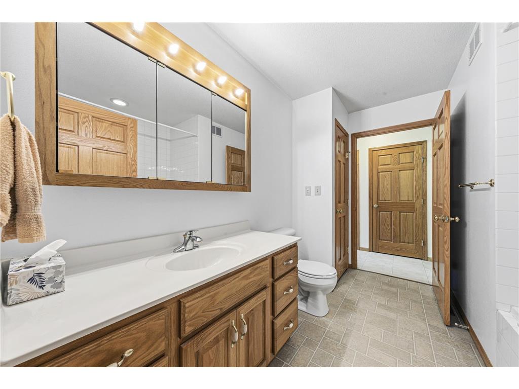 216 3rd Street NE New Richland MN 56072 7028720 image13