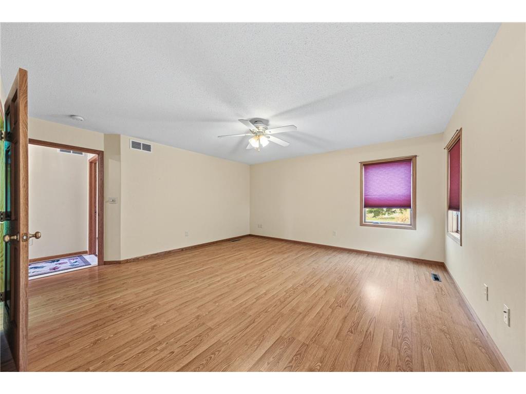 216 3rd Street NE New Richland MN 56072 7028720 image16