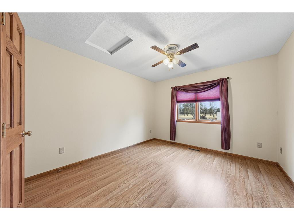 216 3rd Street NE New Richland MN 56072 7028720 image18
