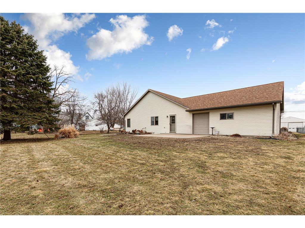 216 3rd Street NE New Richland MN 56072 7028720 image32