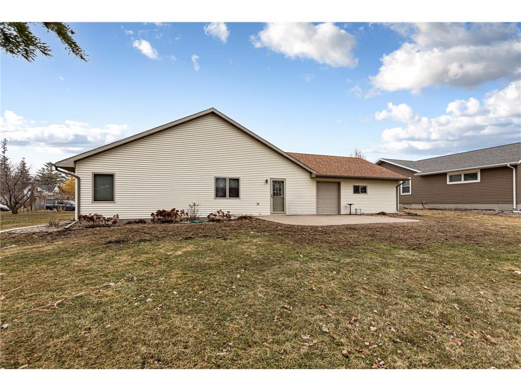216 3rd Street NE New Richland MN 56072 7028720 image33