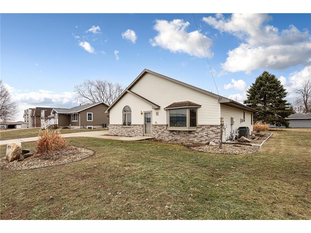 216 3rd Street NE New Richland MN 56072 7028720 image4