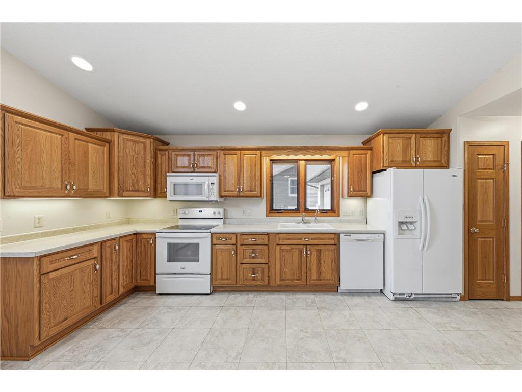 216 3rd Street NE New Richland MN 56072 7028720 image9