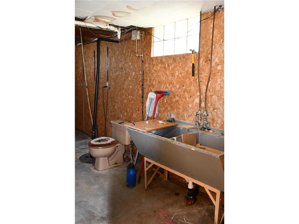 216 6th Street W Thief River Falls MN 56701 7016106 image38