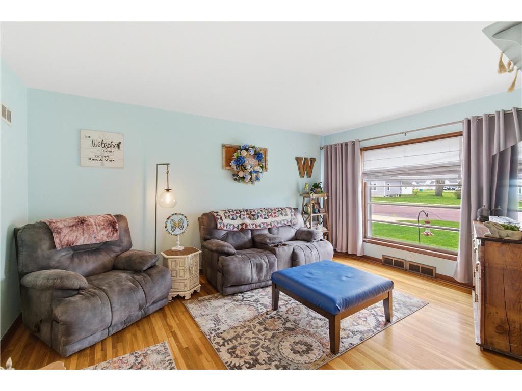 216 7th Avenue SE Waseca MN 56093 7061832 image2