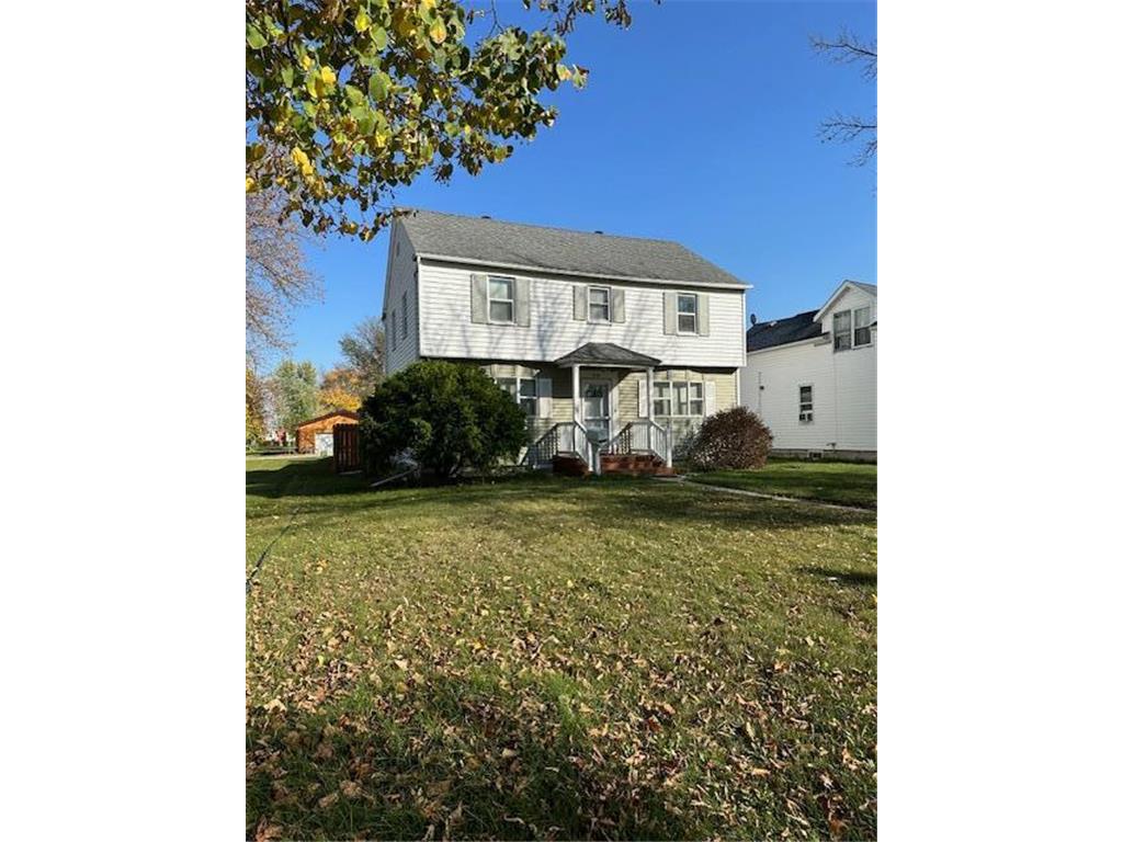 216 Arnold Avenue N Thief River Falls MN 56701 6422883 image1