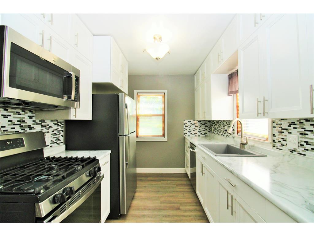 216 High Avenue NE Willmar MN 56201 6421070 image1