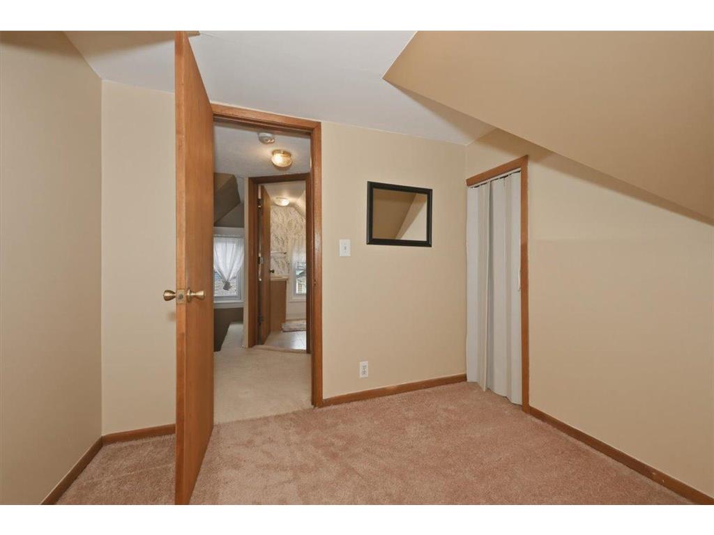 216 N 38th Avenue W Duluth MN 55807 7076440 image17