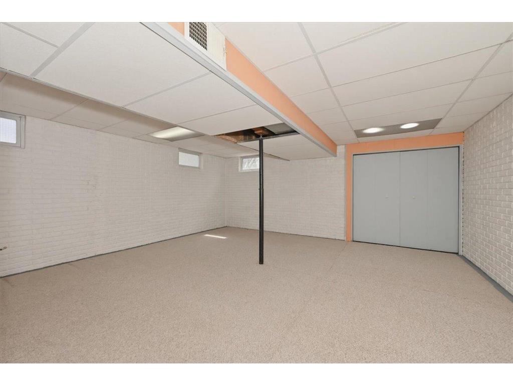 216 N 38th Avenue W Duluth MN 55807 7076440 image22