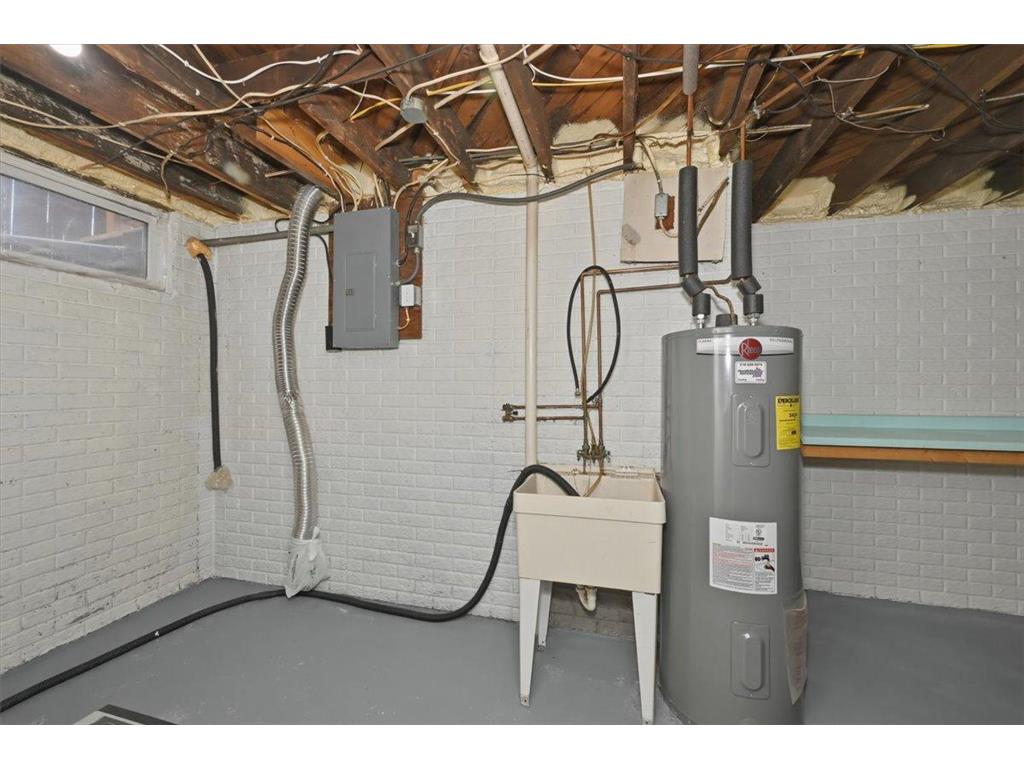 216 N 38th Avenue W Duluth MN 55807 7076440 image24