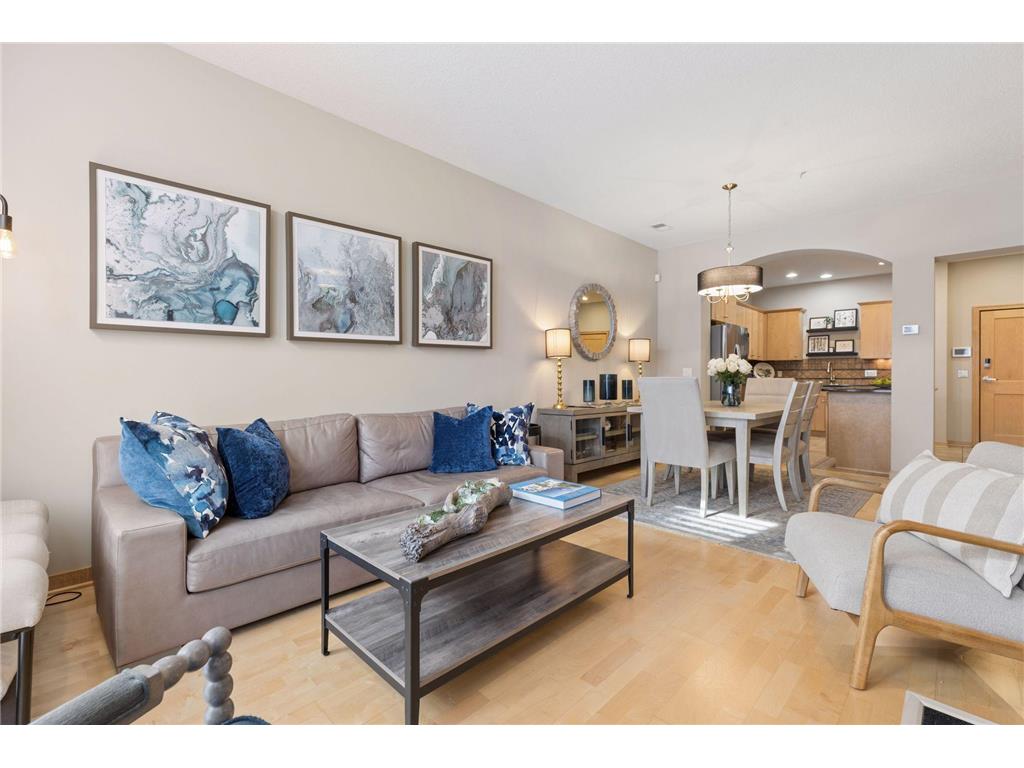 216 Portland Avenue Minneapolis MN 55401 7035424 image1
