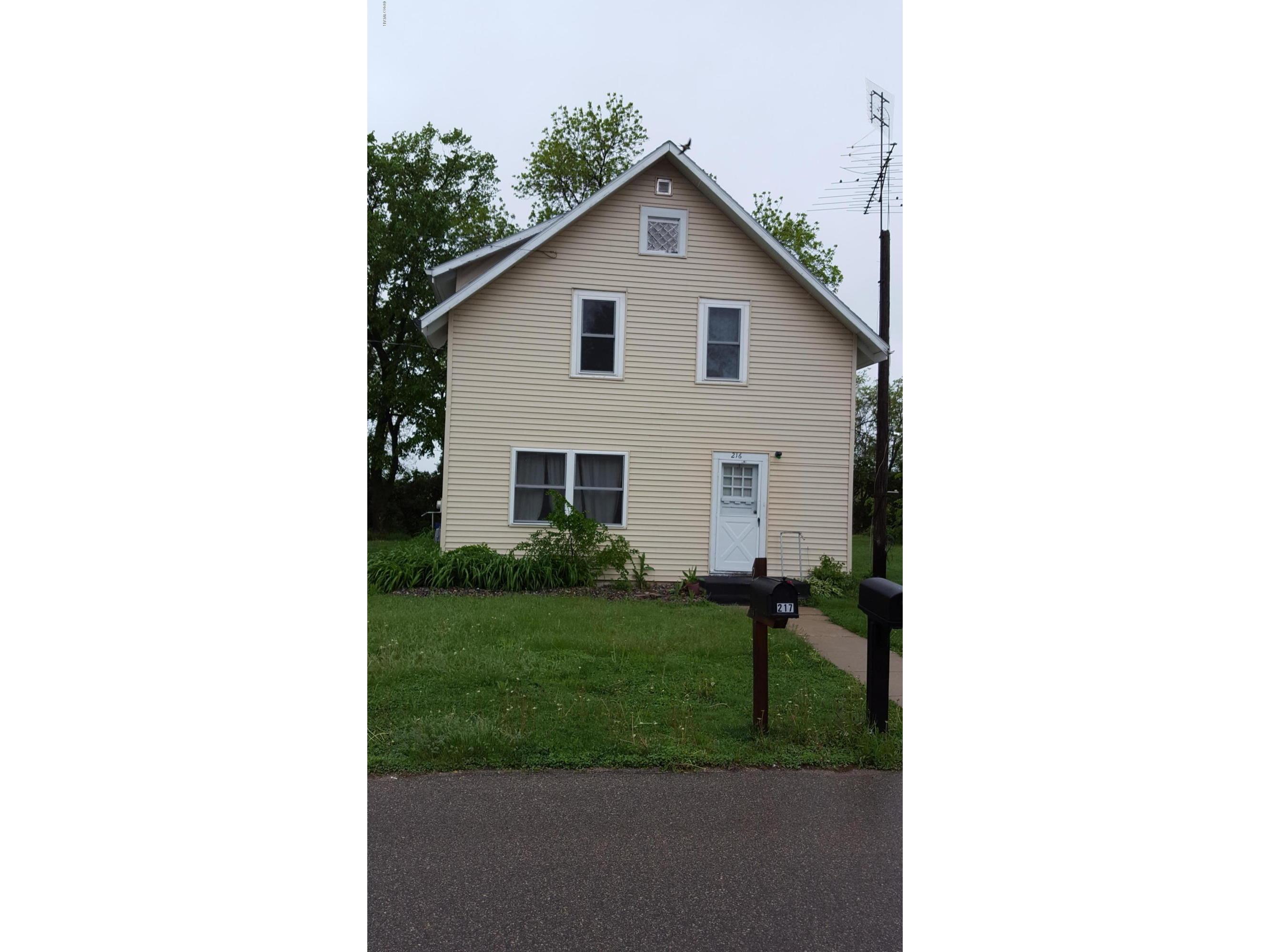 216 Summit Avenue, Spicer, MN, 56288 MLS 5190419 Edina Realty