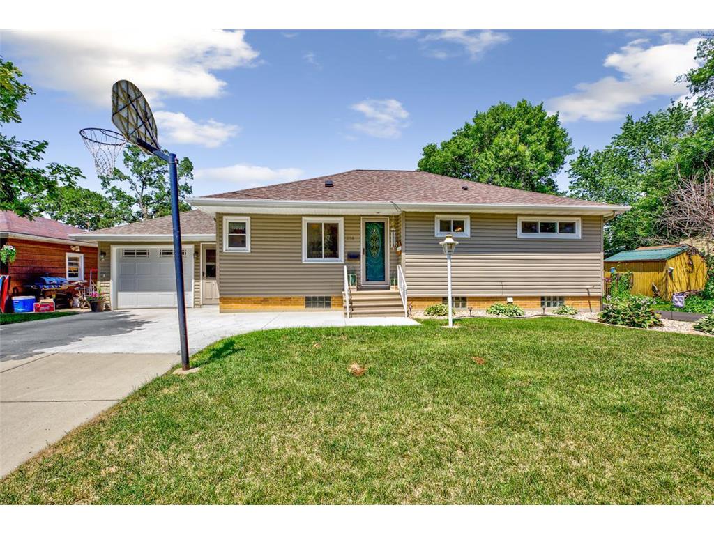 216 W 11th Street, Fairmont, MN, 56031 MLS 6398958 Edina Realty