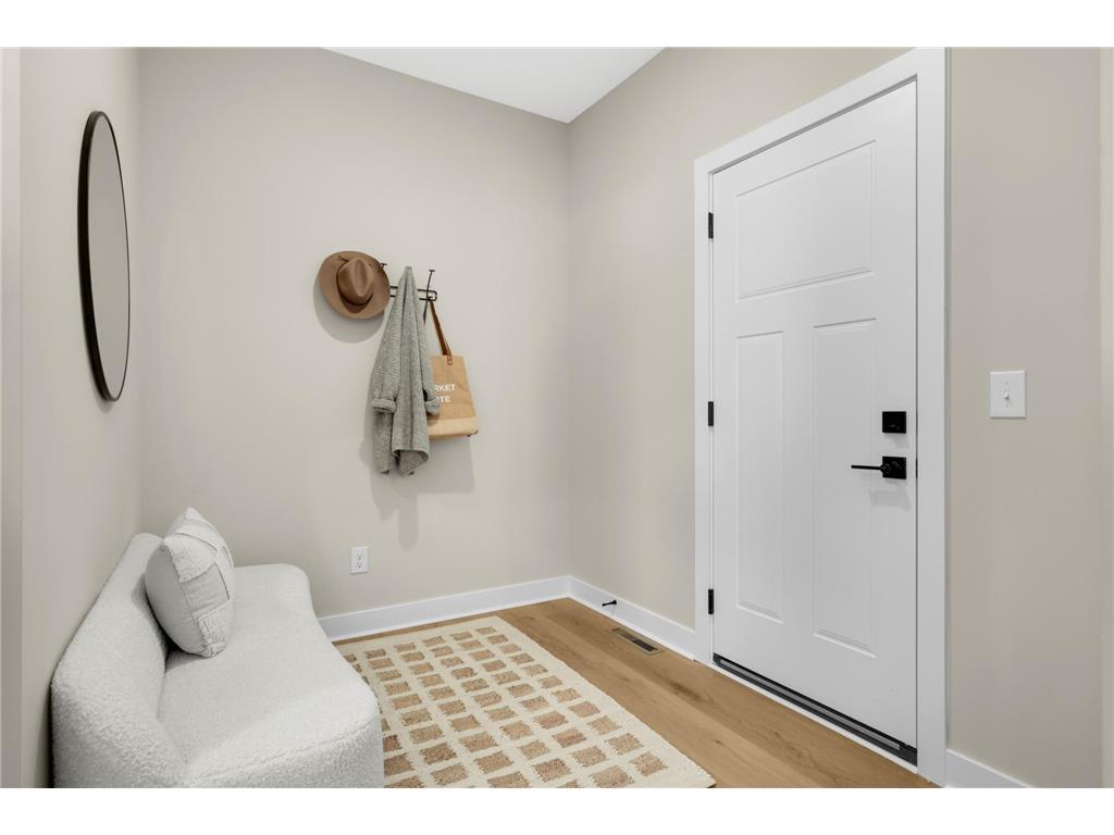 2164 Eustis Street Roseville MN 55113 7020449 image18