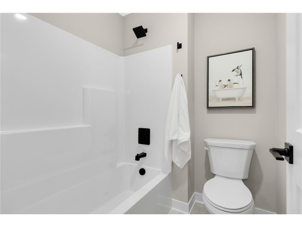 2164 Eustis Street Roseville MN 55113 7020449 image31