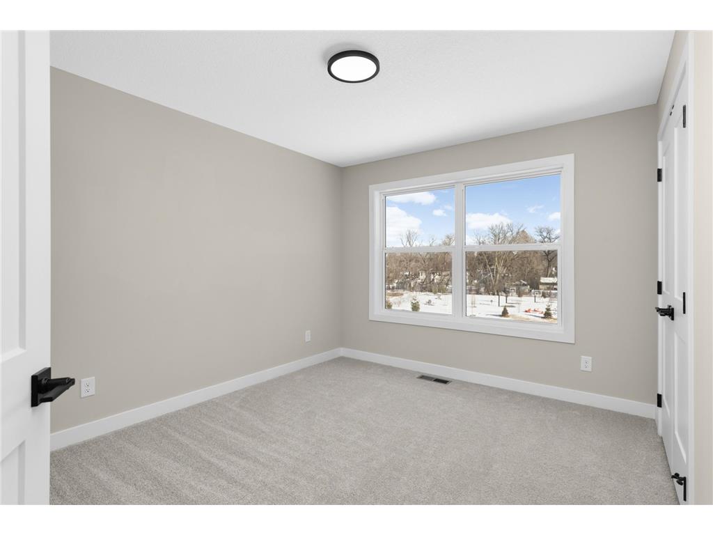 2164 Eustis Street Roseville MN 55113 7020449 image32