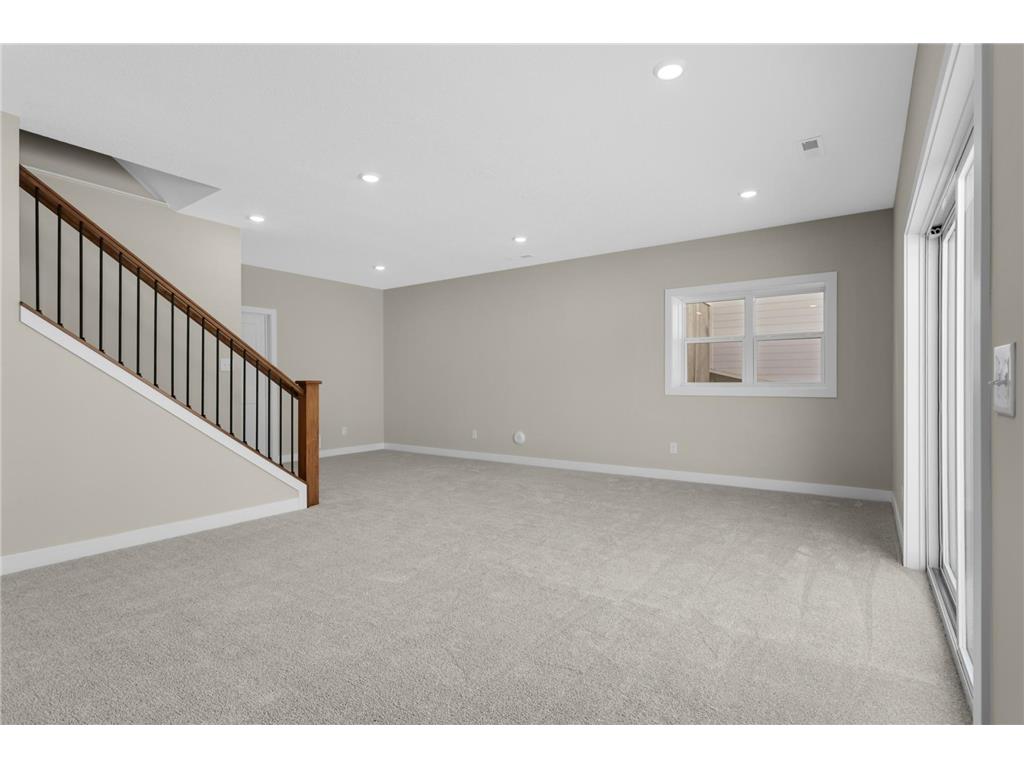 2164 Eustis Street Roseville MN 55113 7020449 image33