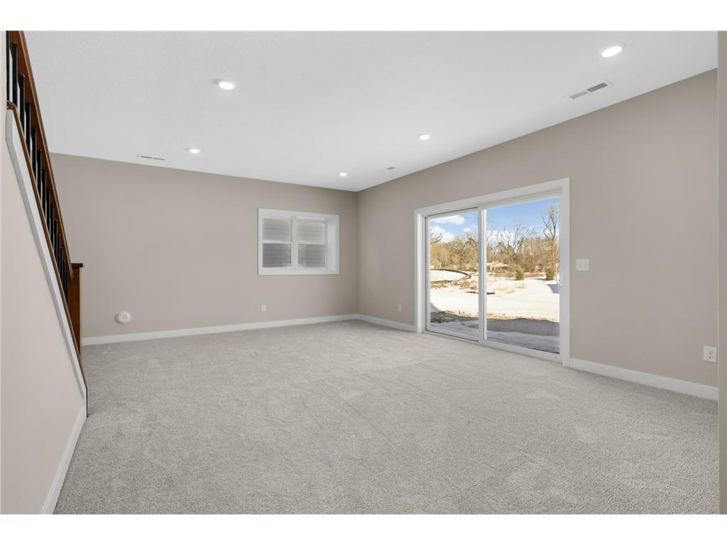 2164 Eustis Street Roseville MN 55113 7020449 image34