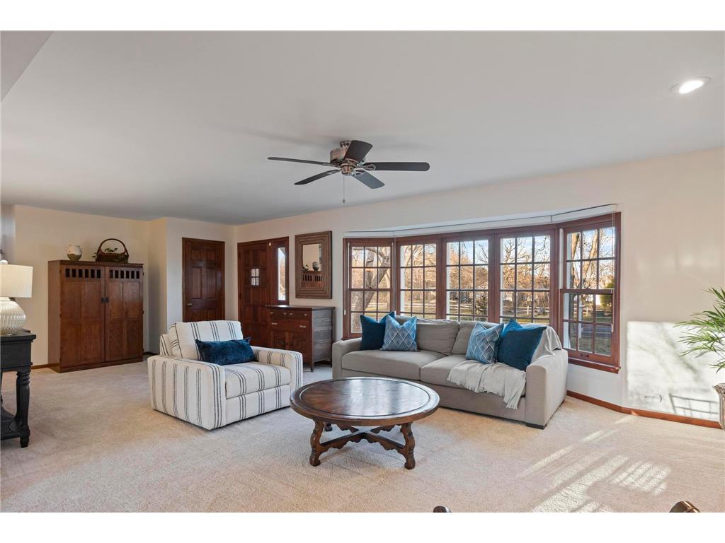 2164 Overlook Drive Bloomington MN 55431 7037326 image3