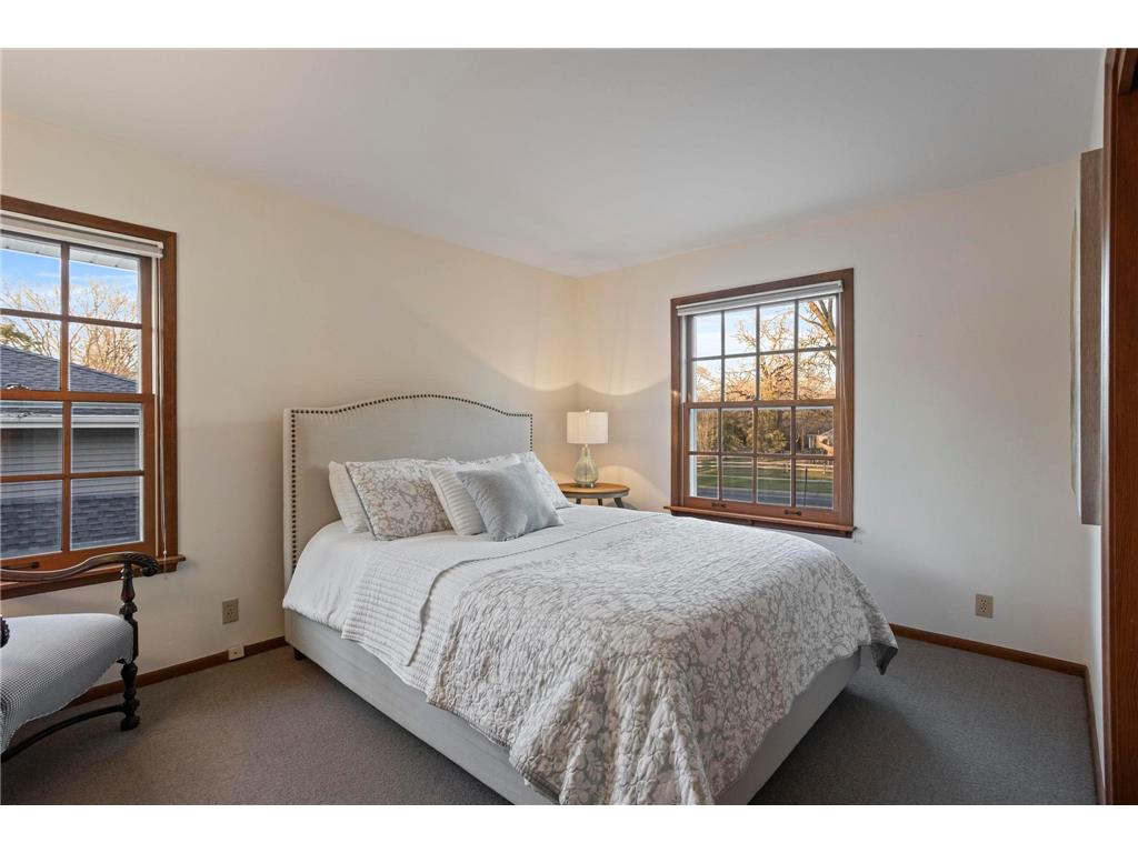 2164 Overlook Drive Bloomington MN 55431 7037326 image8