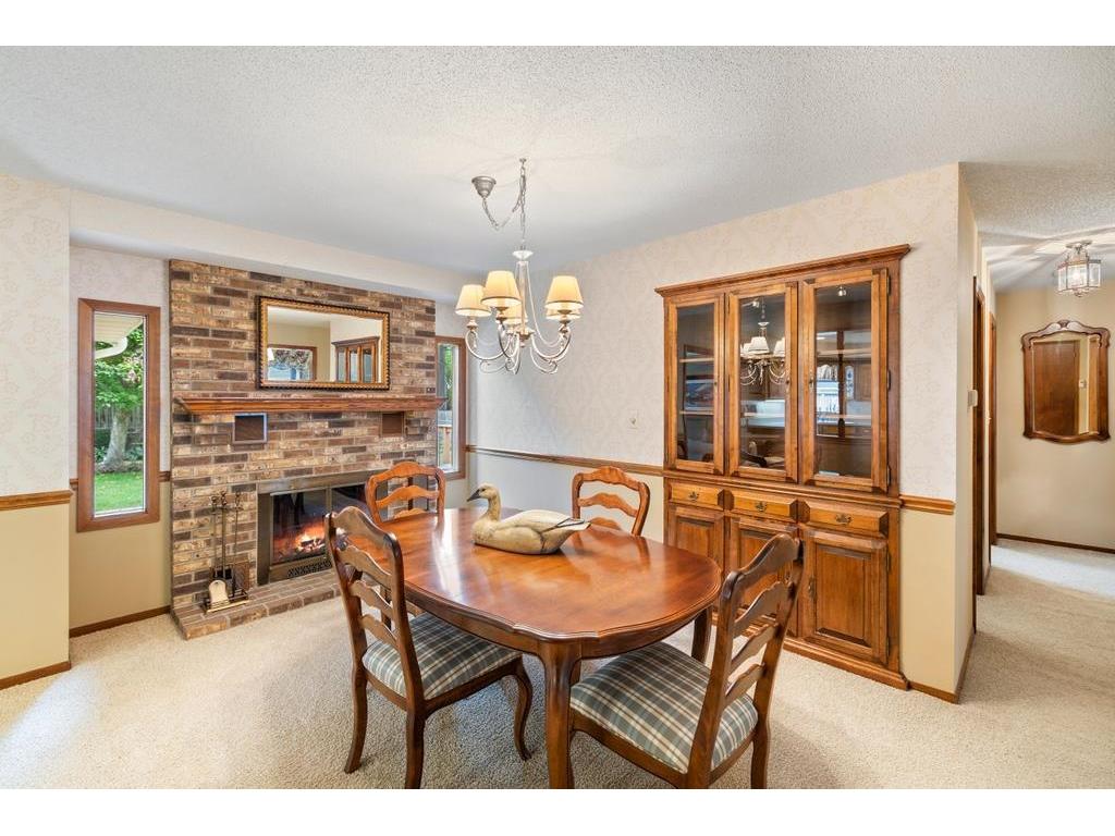 2165 Holloway Avenue E Maplewood MN 55109 6770931 image1