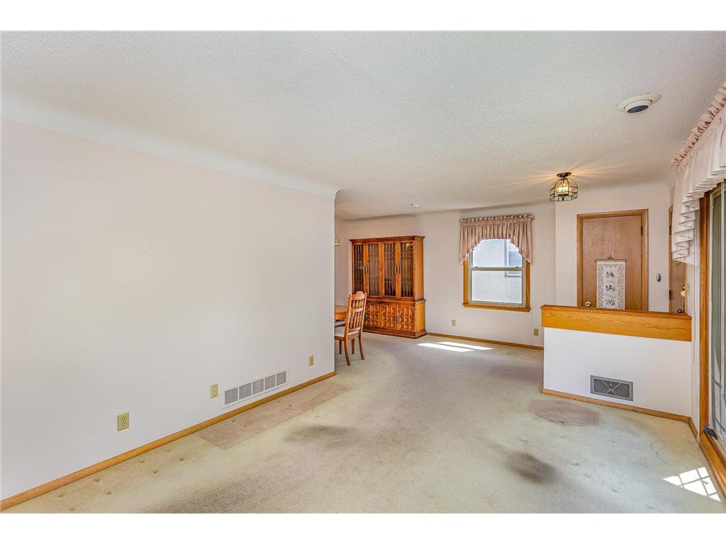 2165 Ross Avenue E, Saint Paul, MN, 55119 | MLS: 6734351 | Edina Realty